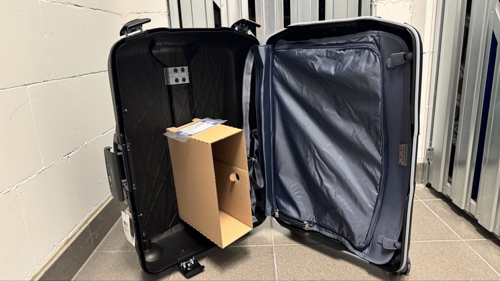 Roncato Light 80l walizka średnia