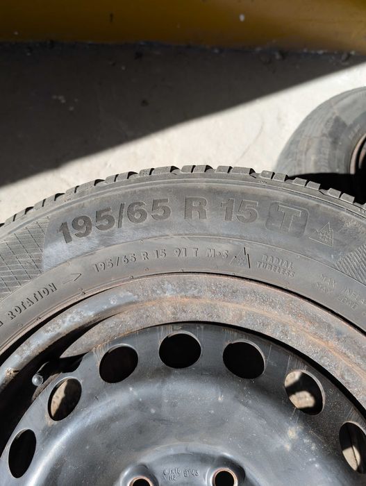 koła felgi opony zimowe 195/65 R15 Continental