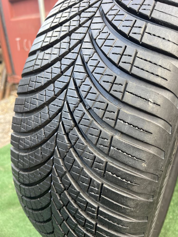 *Opona Goodyear 235/55/18 pojedynka