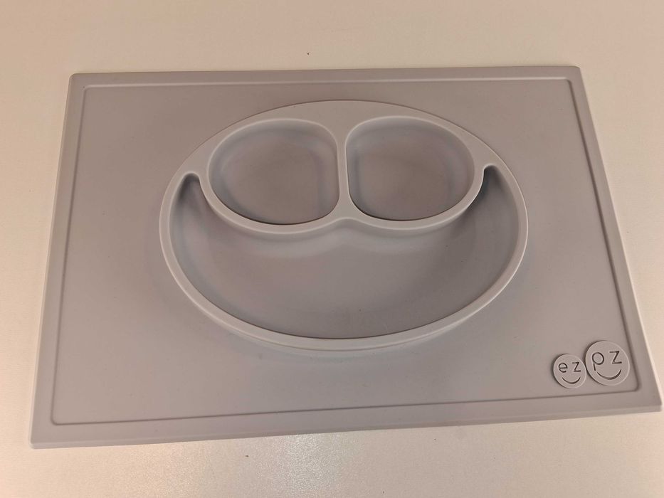 G075 Silikonowy Talerzyk Z Podkładką EZPZ Happy Mat Grey Szary