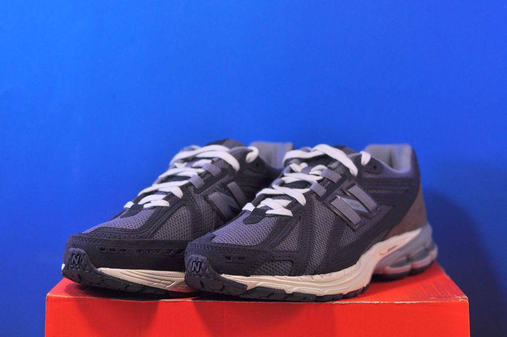 Кросівки New Balance 1906 Nike  Zoom Vomero Roam White/Beige