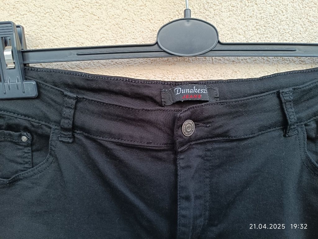 Czarne spodnie jeansowe damskie Dunakeszi r 48