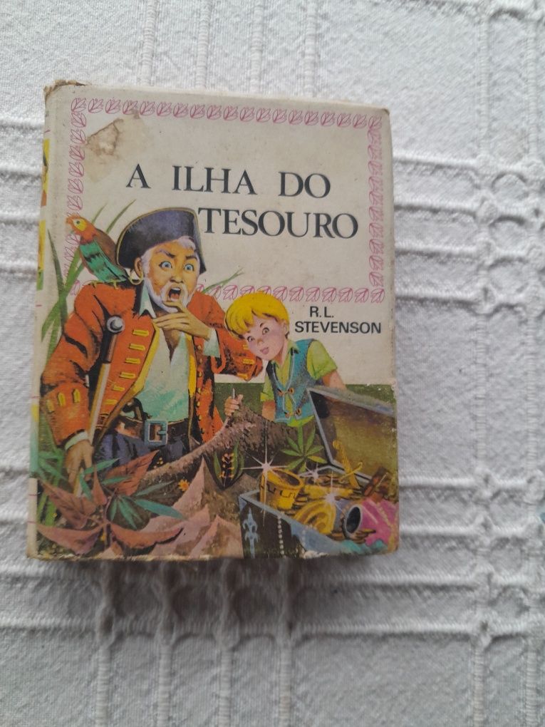 Livro infantil"A ilha do tesouro" R.l. Stevenson.De 1968.