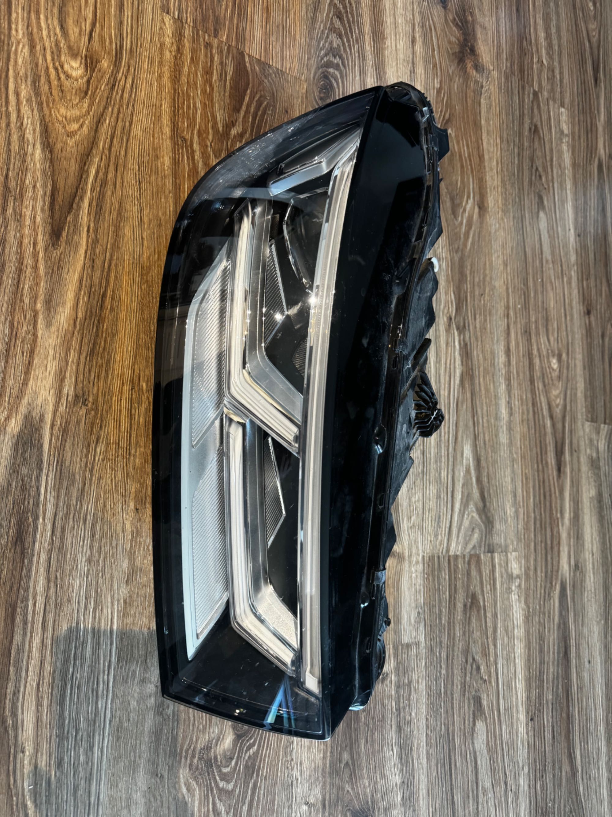 Lampa reflektor Audi Q5 80a full led USA igła komp