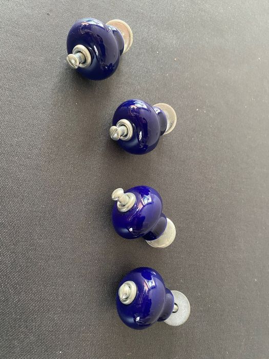 Puxadores em porcelana