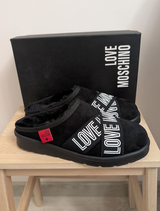 Теплі зимові капці тапки мюлі уггі тапочки Love Moschino Tasman