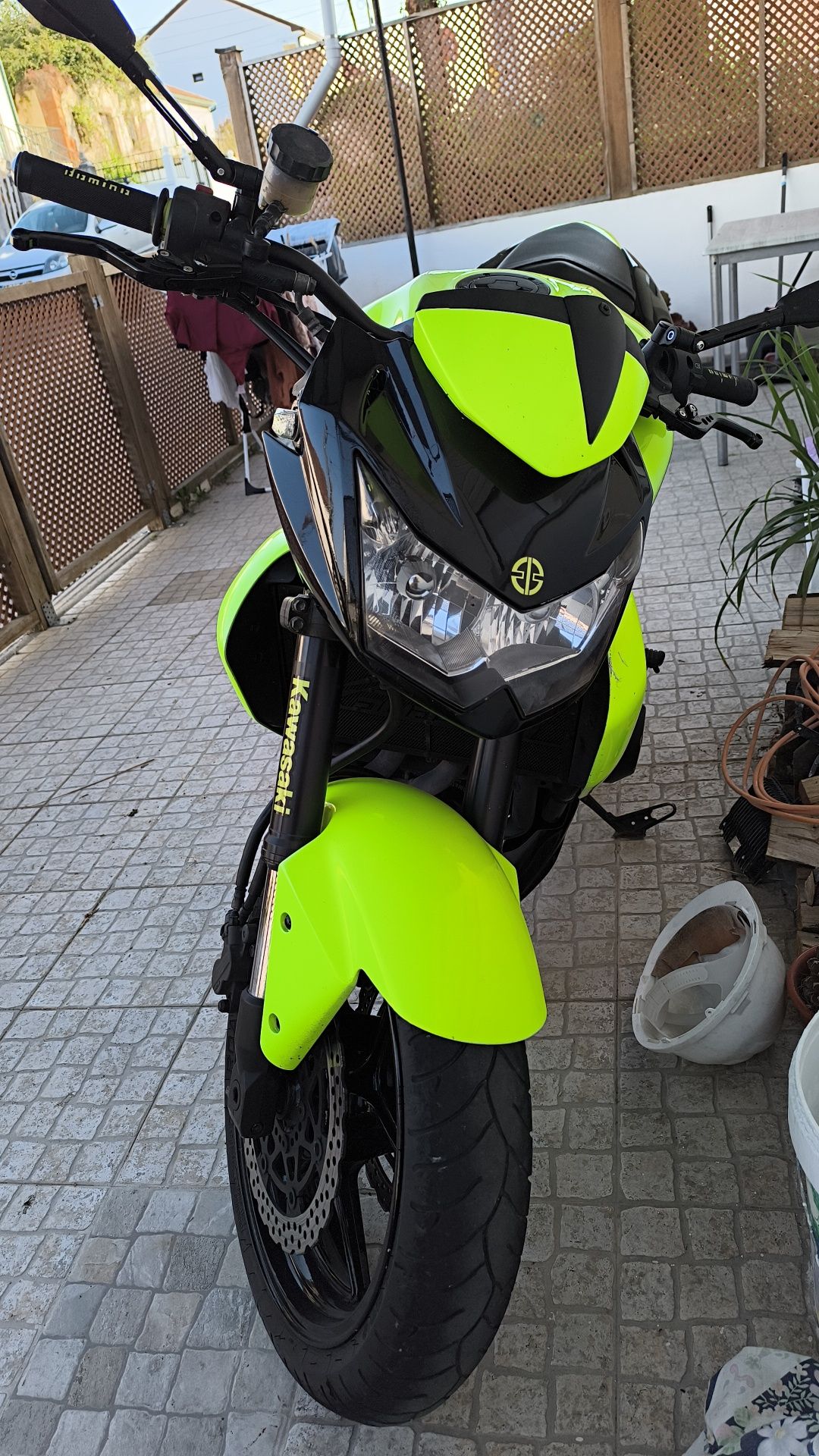 Kawasaki  z750...
