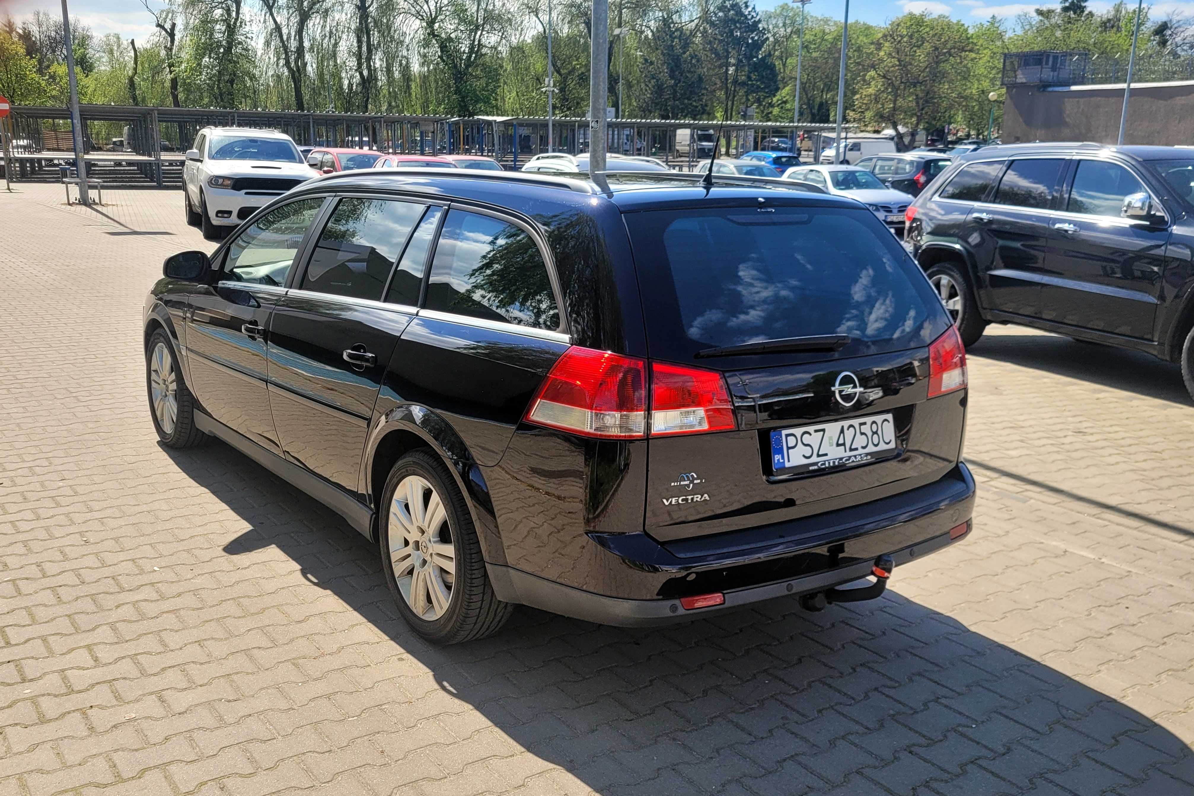 Opel Vectra LIFTING 1.8 Benzyna Kombi Zarejestrowany