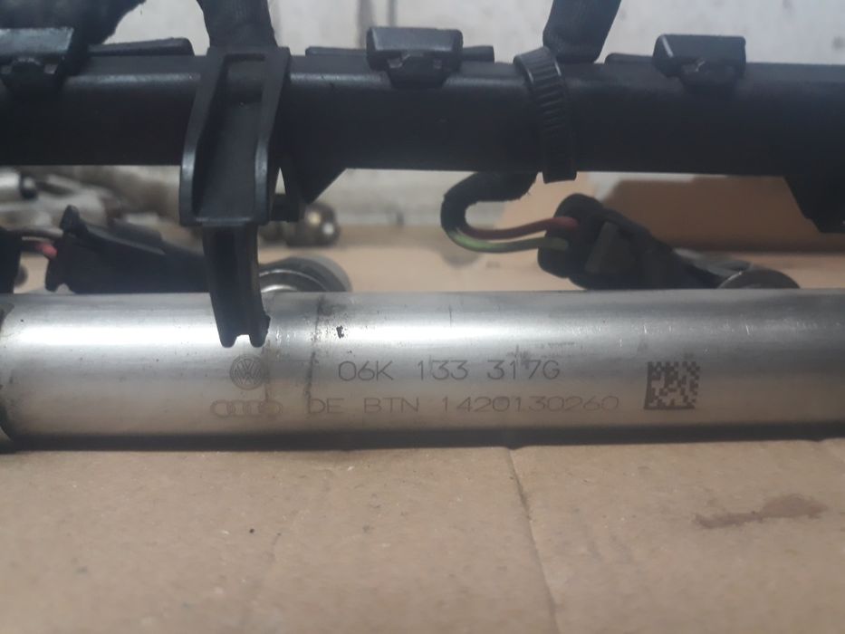 Listwa wtryskowa vw 1.8 tfsi cdhb