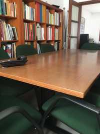 Mesa e Cadeiras de Reunião / Escritório