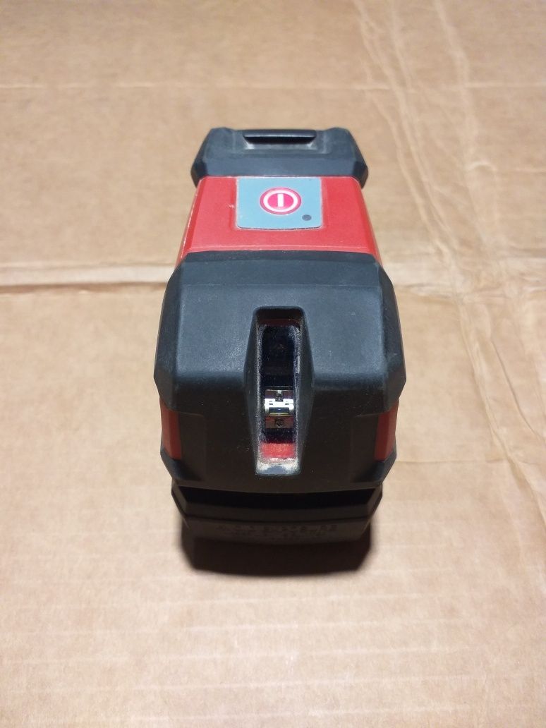 Лазерний уровень Hilti  PM 2 L  в гарному стані .