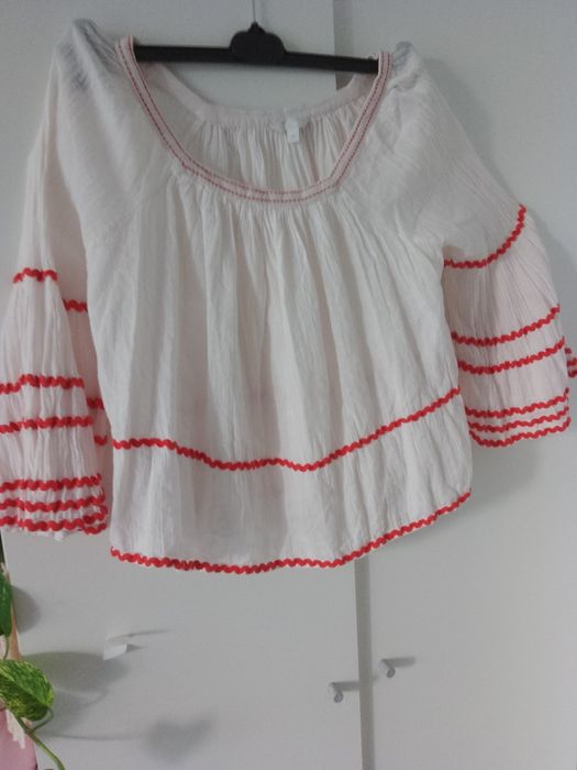 Bluzka włoska M z haftem