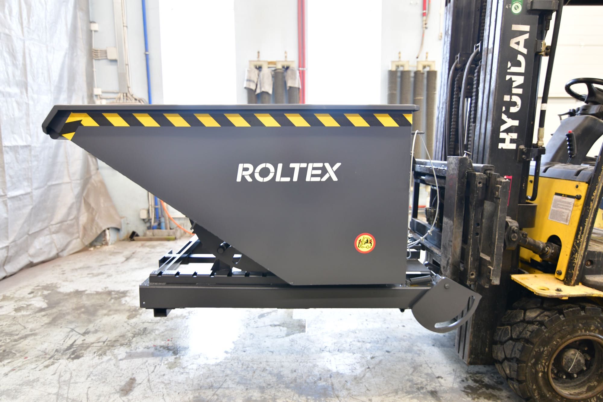 Kontener / Koleba / Kontener samowyładowczy / Kontener metalowy 900L