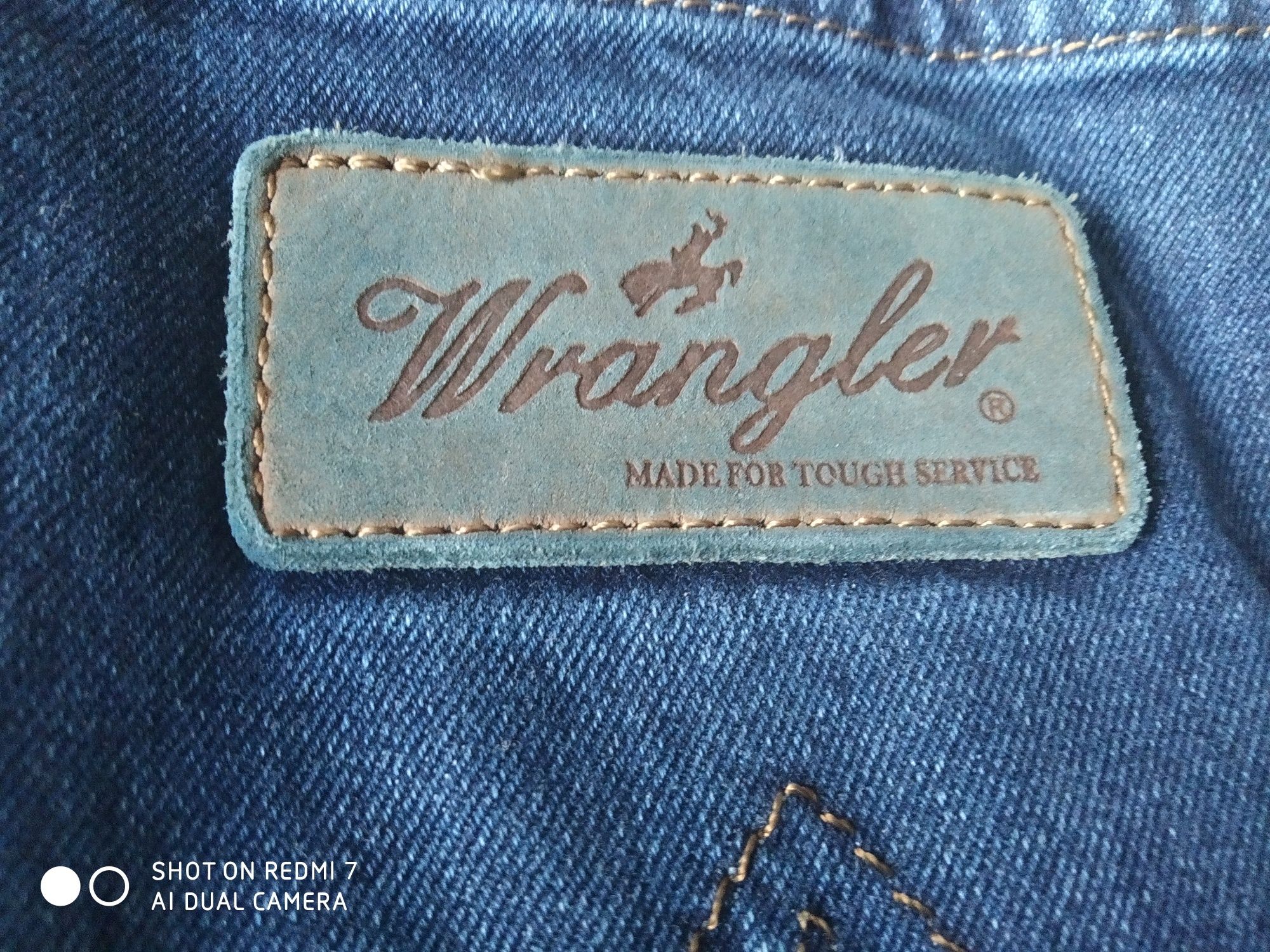 Продам джинсы новые Wrangler ,производство Турция .