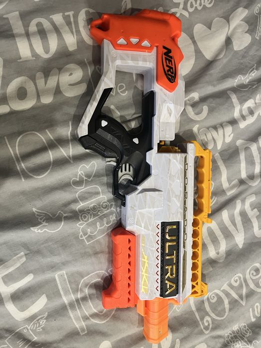 Nerf ultra dorado