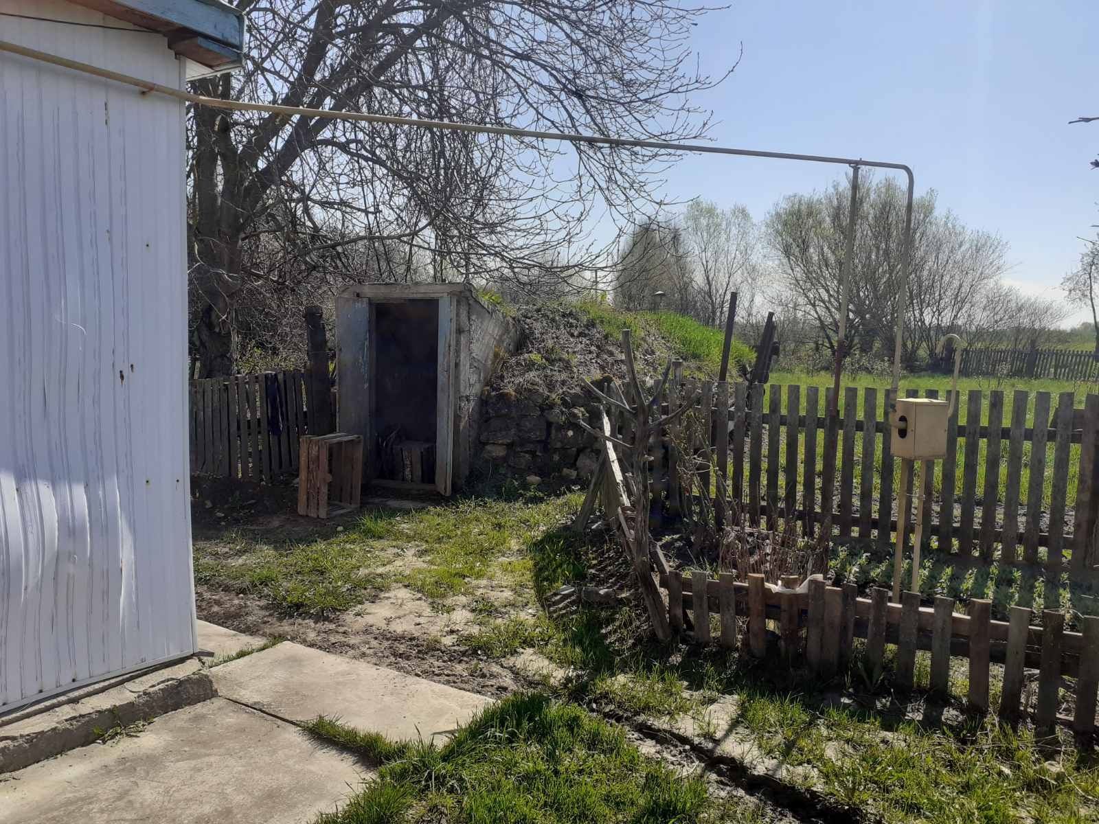 Продам дім ,район дружби гали
