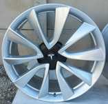 Felga Tesla 3 20"x8,5" ET35 + czarne 19"