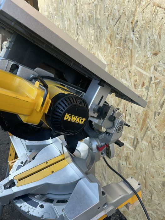 Торцовка комбінована dewalt d27113