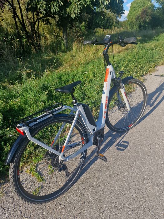 Cube Touring Hybrid 400 Easy Entry elektryczny rower trekkingowy Grey'