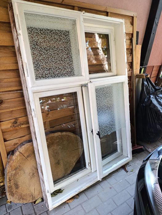 Okno stare drewniane okno skrzynkowe