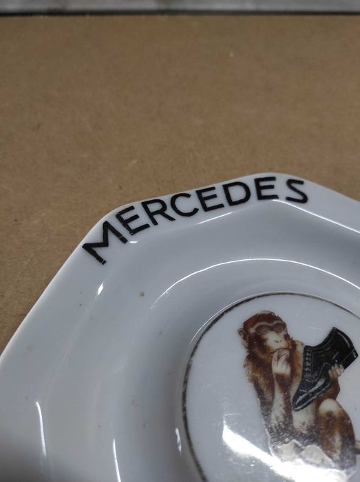 Popielniczka porcelanowa vintage z małpą Mercedes Schuhe Stiefel