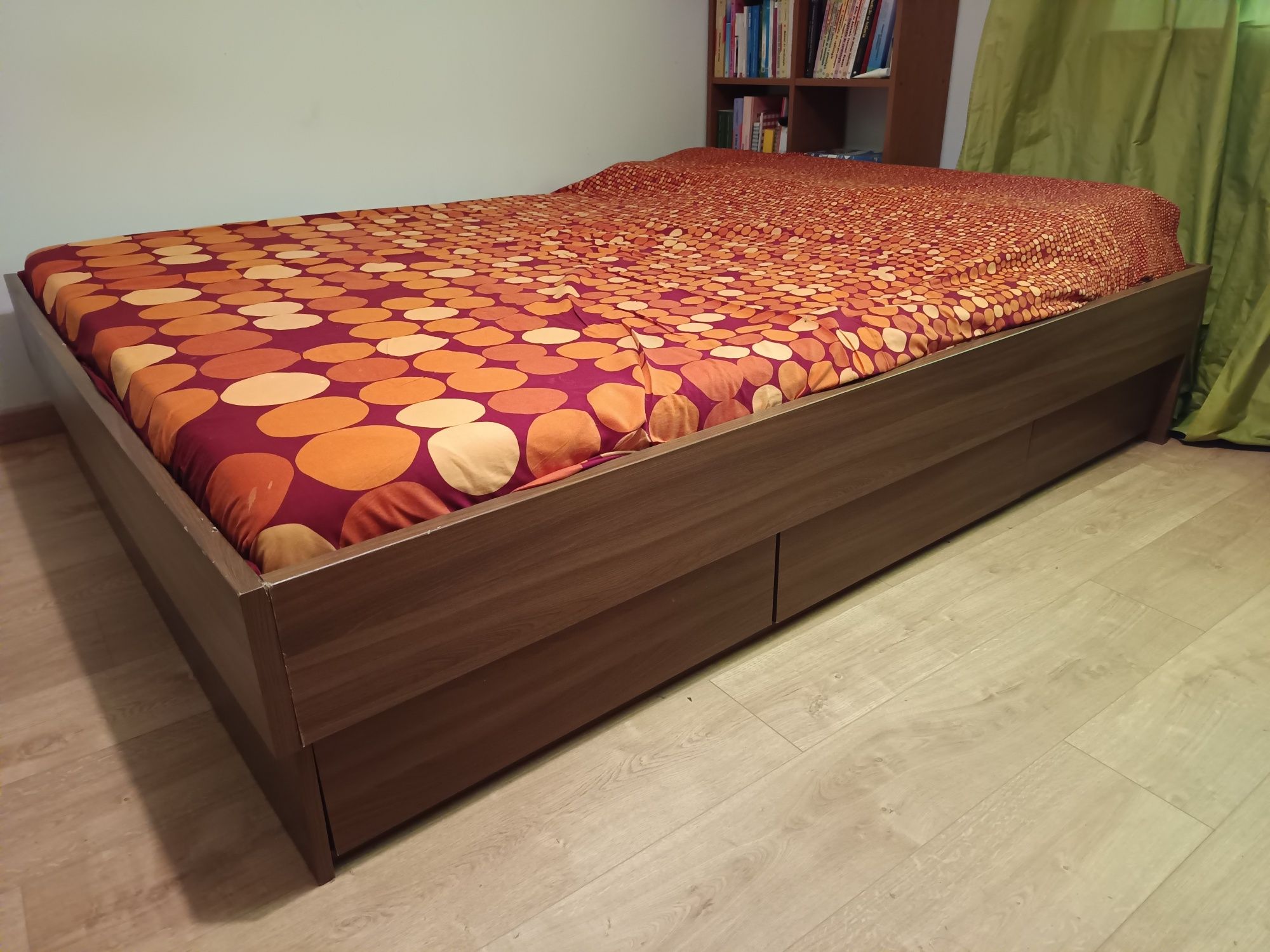 Cama de casal completa com 4 gavetoēs venda urgente