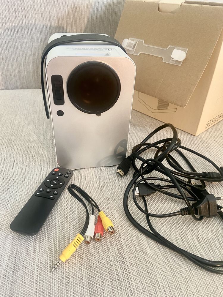 Проектор Everycom R10