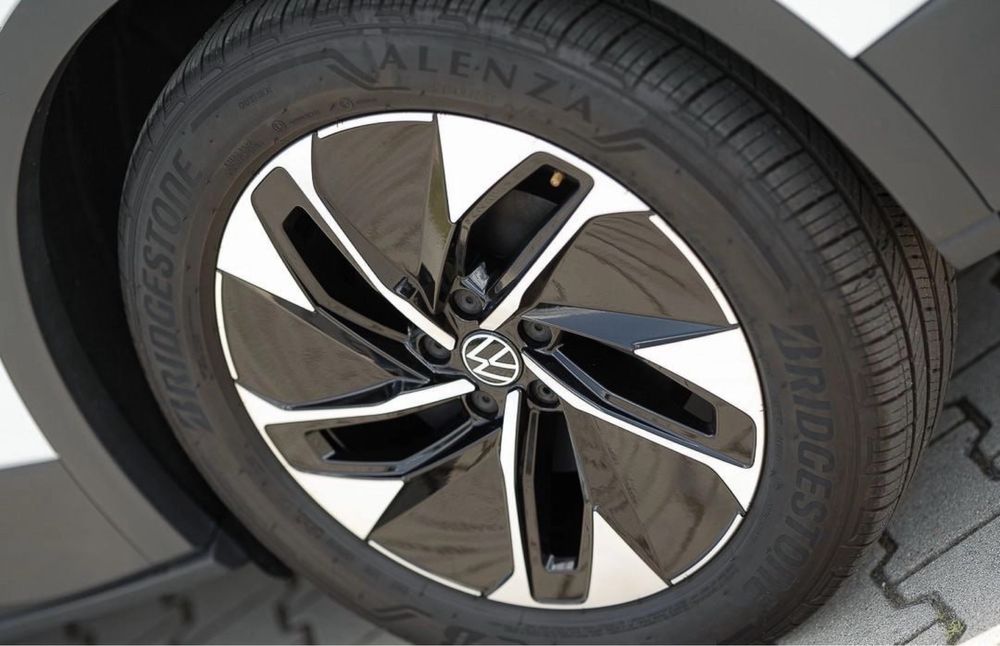 volkswagen ID 4  2021 року