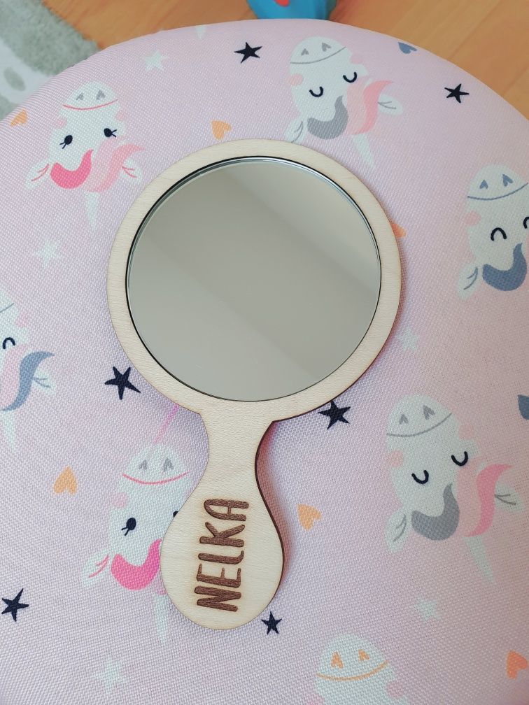 Lusterko personalizowane, Lusterko grawer