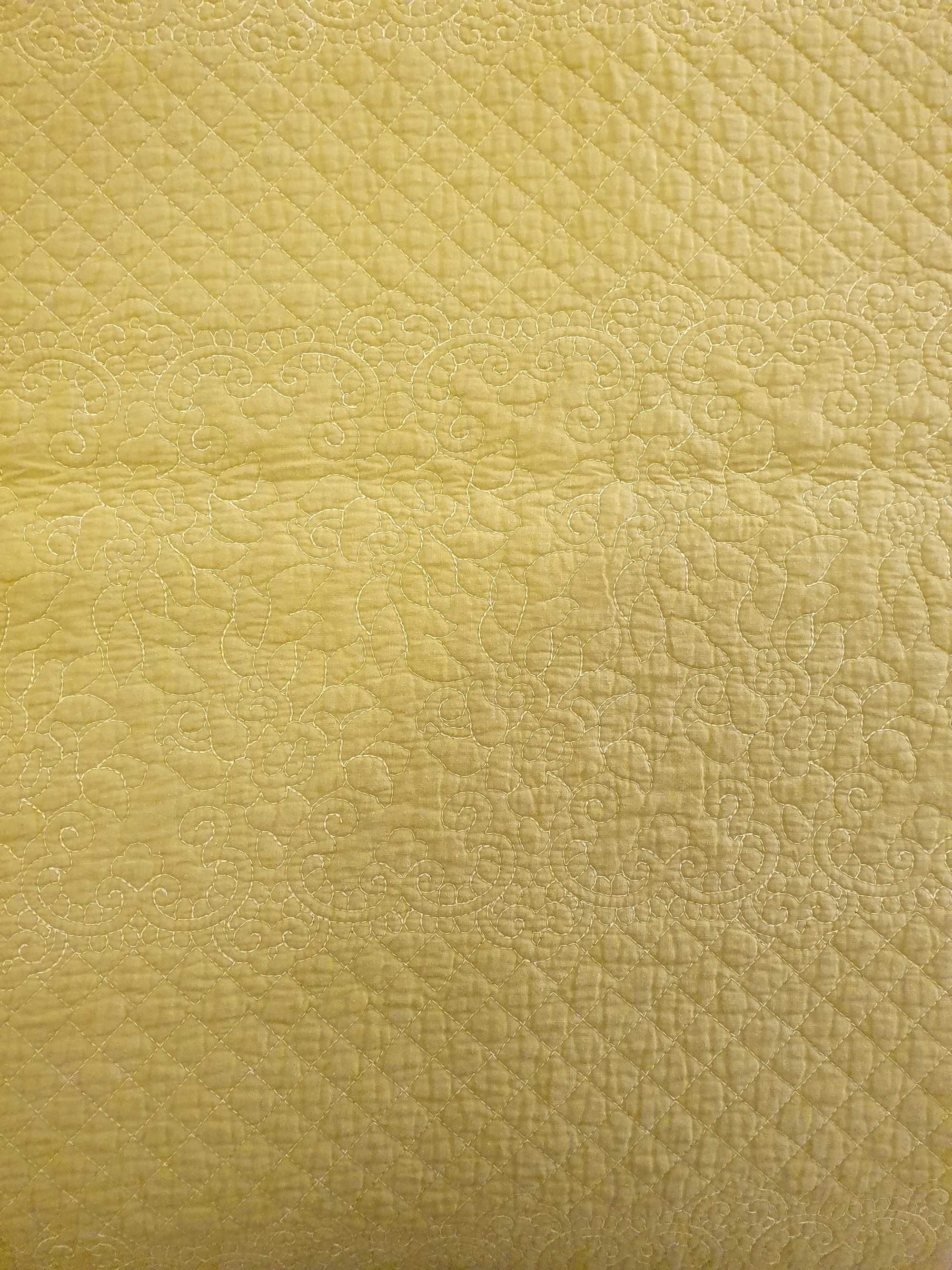 Conjunto de quarto - colcha, almofadas, candeeiro