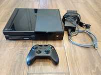 Xbox one + pad + przewody. Zadbana