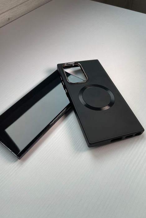 Samsung Galaxy S22 Ultra, 8/128, в хорошем состоянии