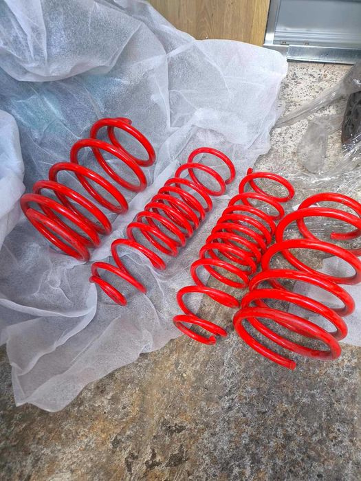 Sprężyny obniżające komplet