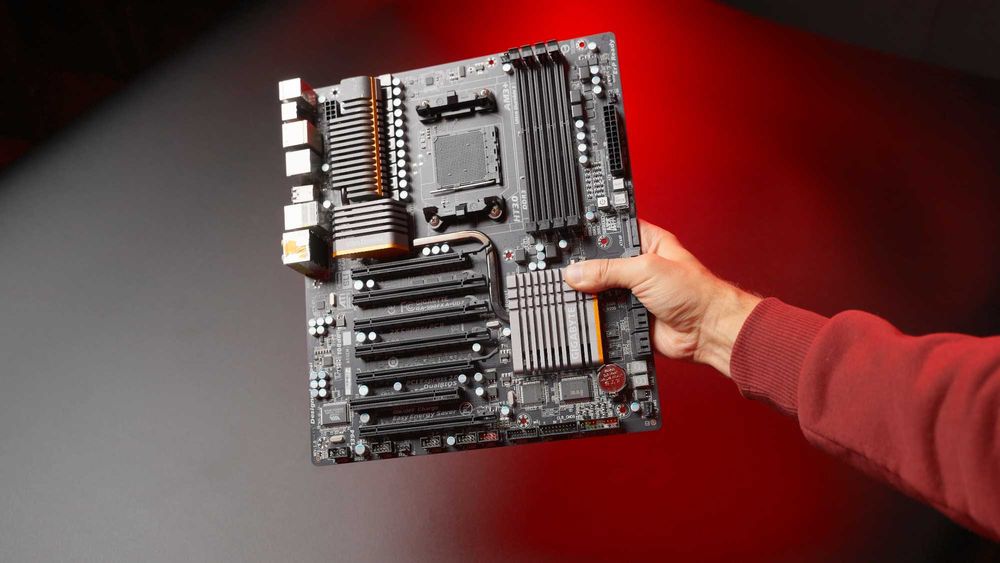 Материнська плата AM3+ GIGABYTE GA-990FXA-UD7