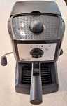 Kolbowy ekspres do kawy DeLonghi EC.152CD, w pełni sprawny, czysty