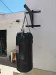 Saco de boxe e suporte de saco de boxe