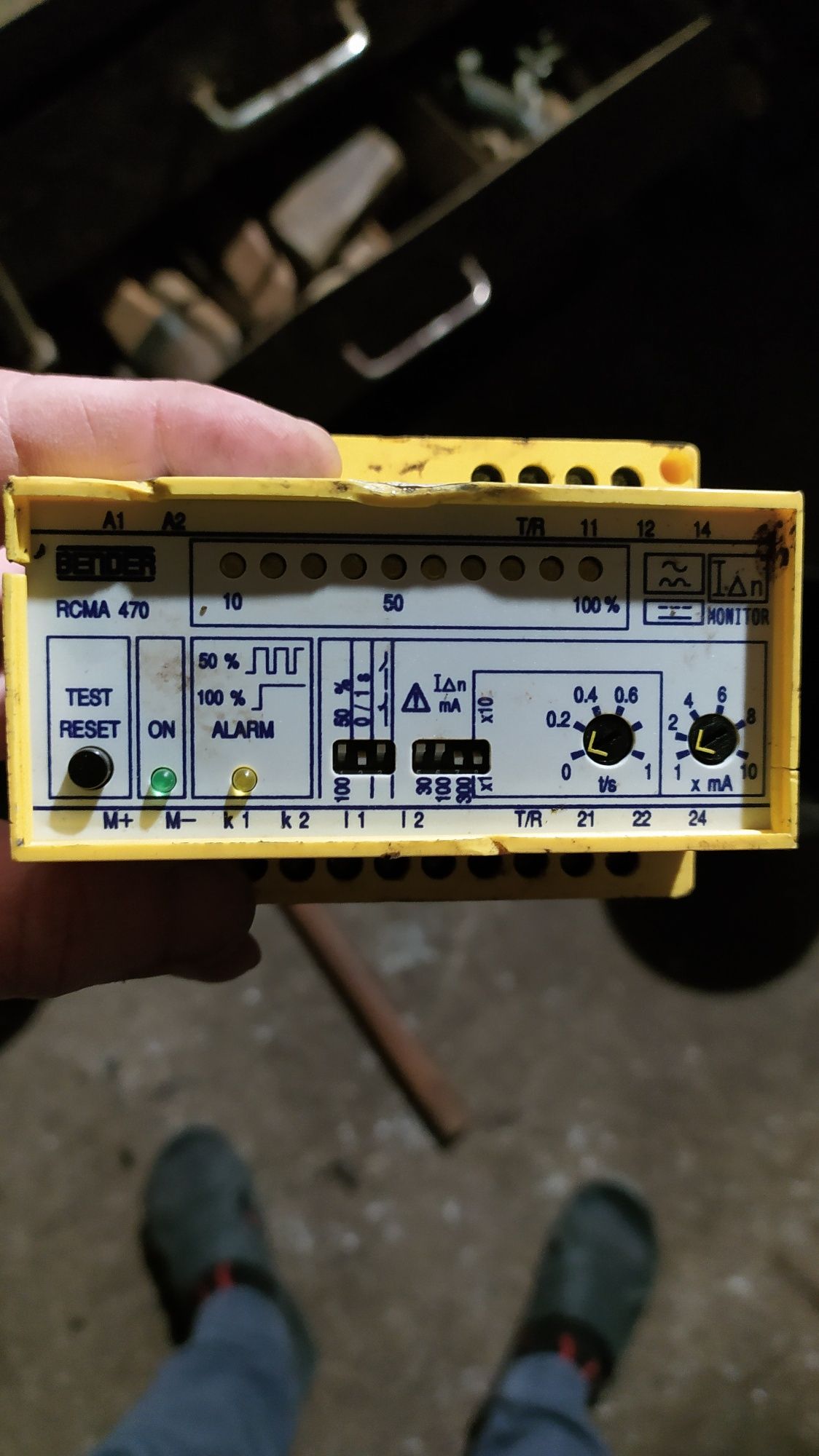 Bender RCMA 470 RCMA4720LY