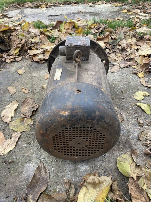 Продам електродвигун 15 КВт 1440 об/хв