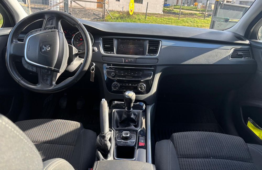 Sprzedam samochód osobowy marki Peugeot 508 kombi