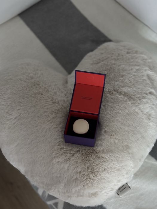 Pierścionek marki Berries z kamienia modny