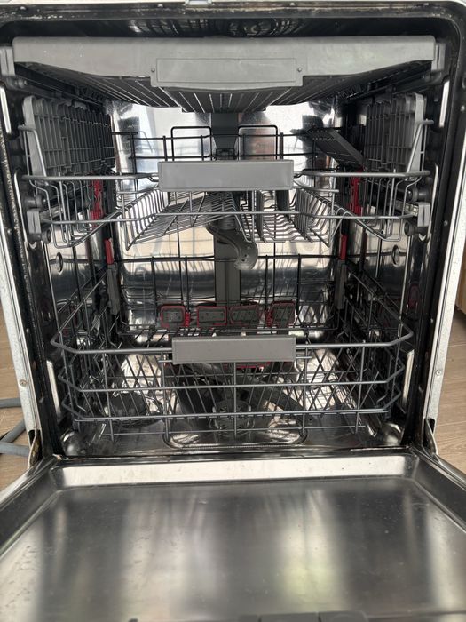 Máquina lavar loiça a funcionar