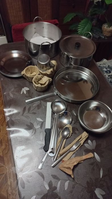 Набір посуду з нержавійки