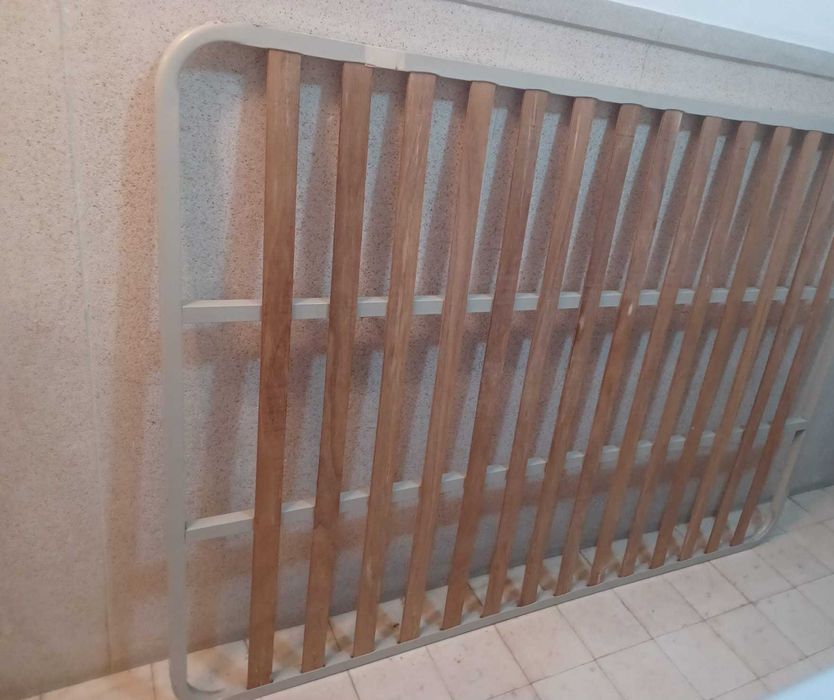Estrado de cama .