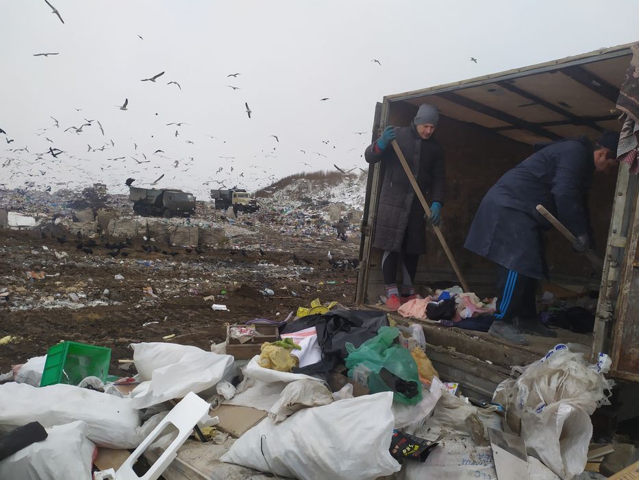 Вывоз мусора веток уборка территории