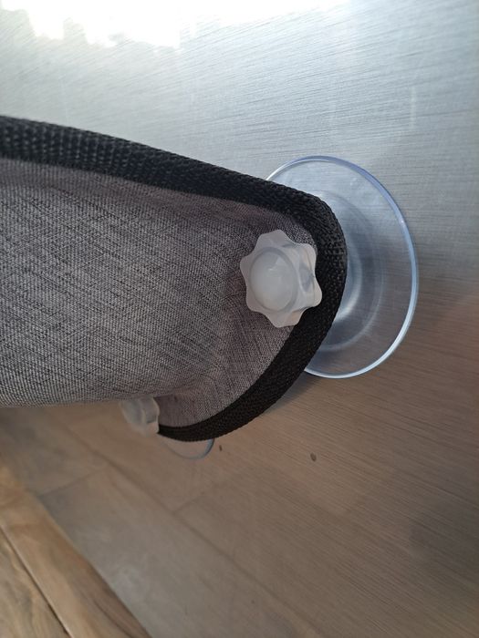 Legowisko dla kota na okno z 6 przyssawkami 782