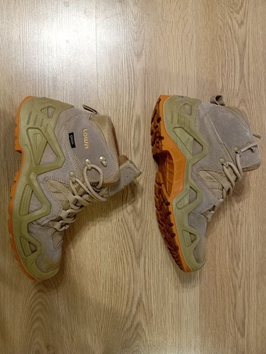 Військові берци LOWA