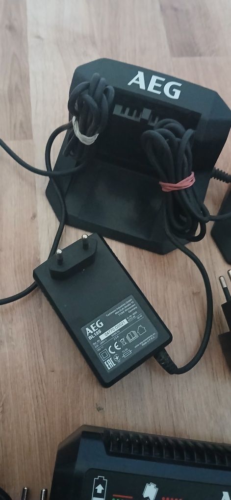 AEG Ładowarki do elektronarzędzi