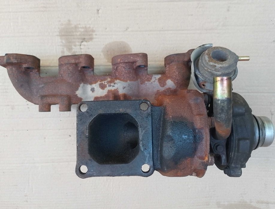 На Ford Focus MK1 Форд Фокус, Connect 1.8 дизель, турбіна.
