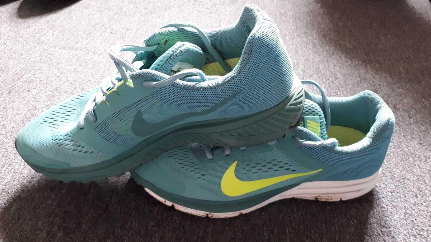 Nike Structure 17 rozmiar 41