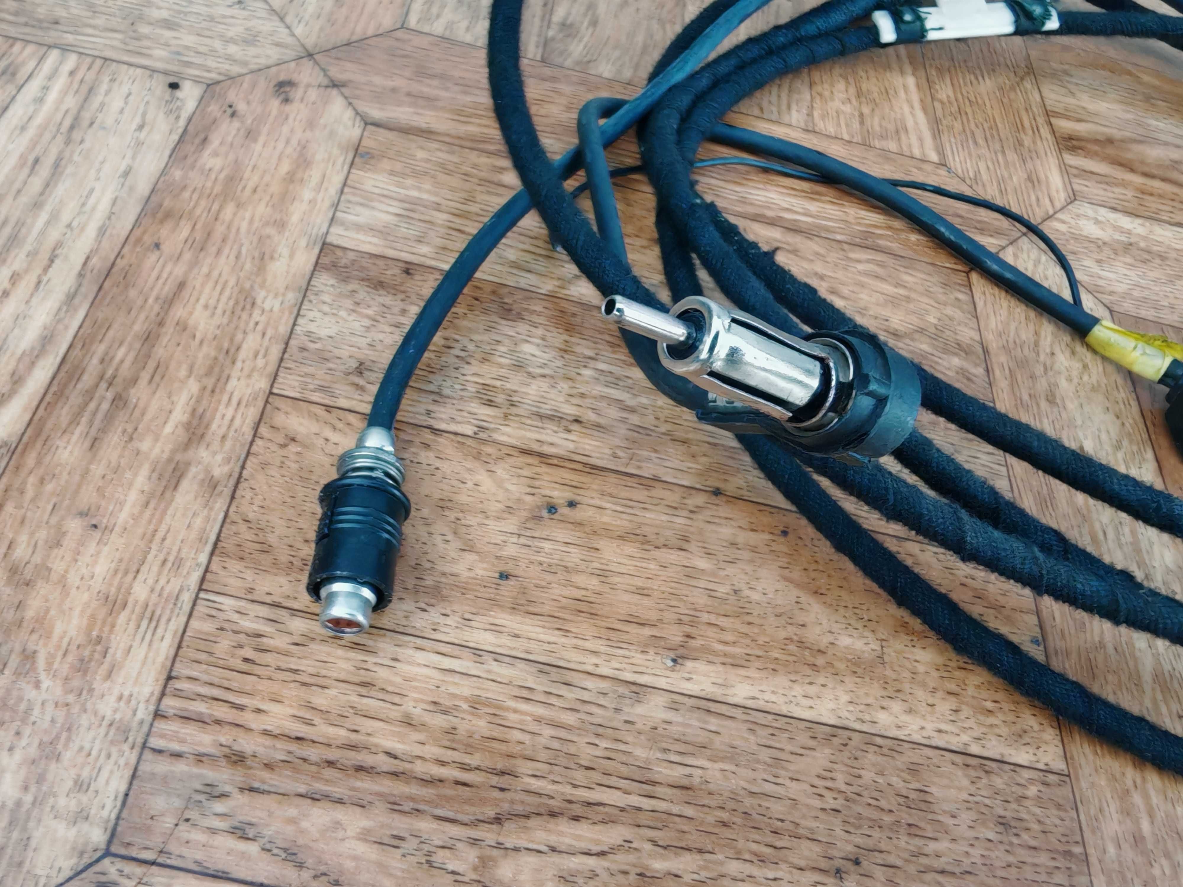 Volkswagen Golf IV Antena krótka + wiązka